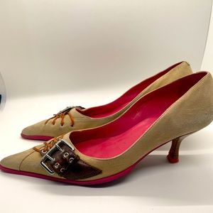 Women’s size 6 suede heels